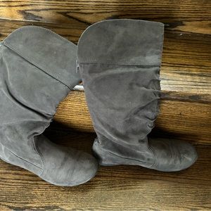 Used Grey Suede Boots